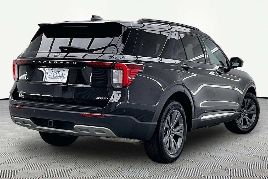 Certified 2025 Ford Explorer Active w/ Active Comfort Package AWD/4WD image 2