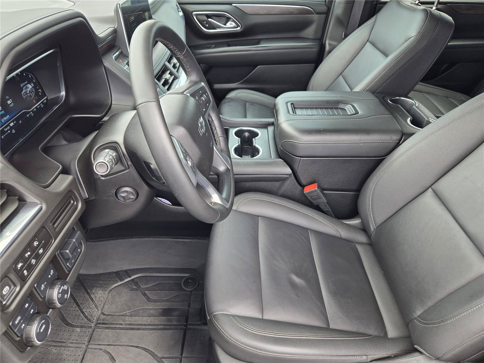 Used 2023 Chevrolet Tahoe Z71 w/ Luxury Package AWD/4WD image 18