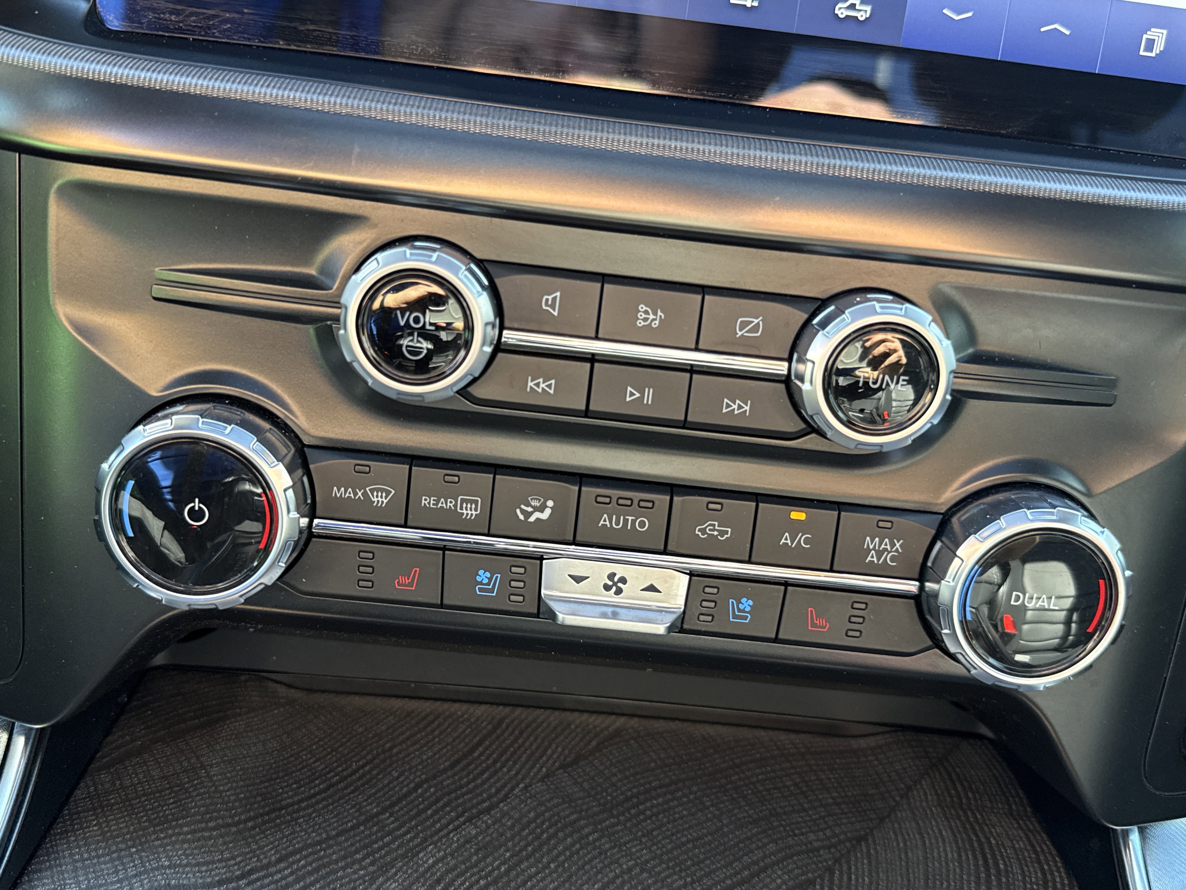 Certified 2023 Ford F150 Platinum w/ Equipment Group 701A High image 22