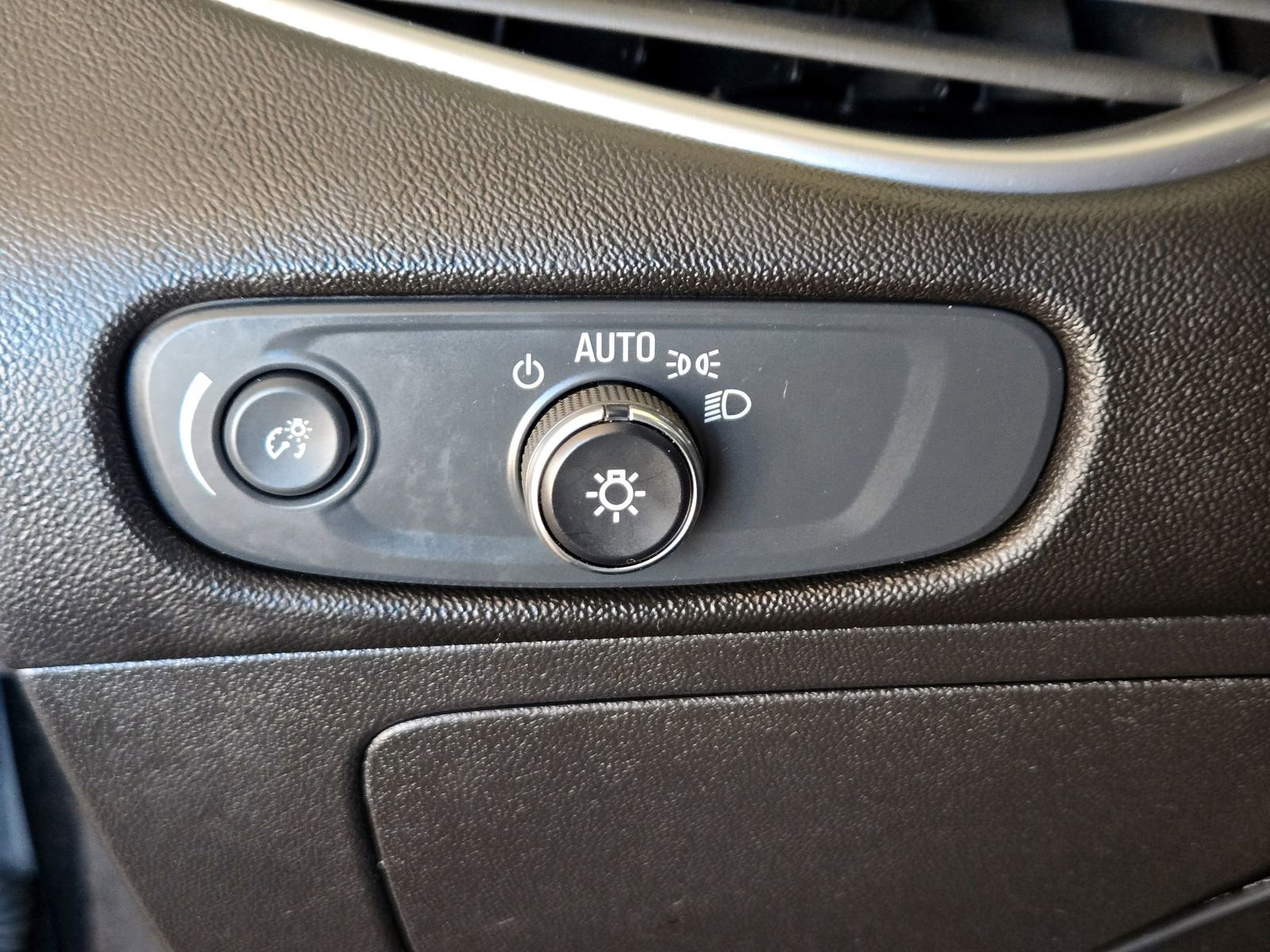 Used 2025 Chevrolet Malibu RS image 22