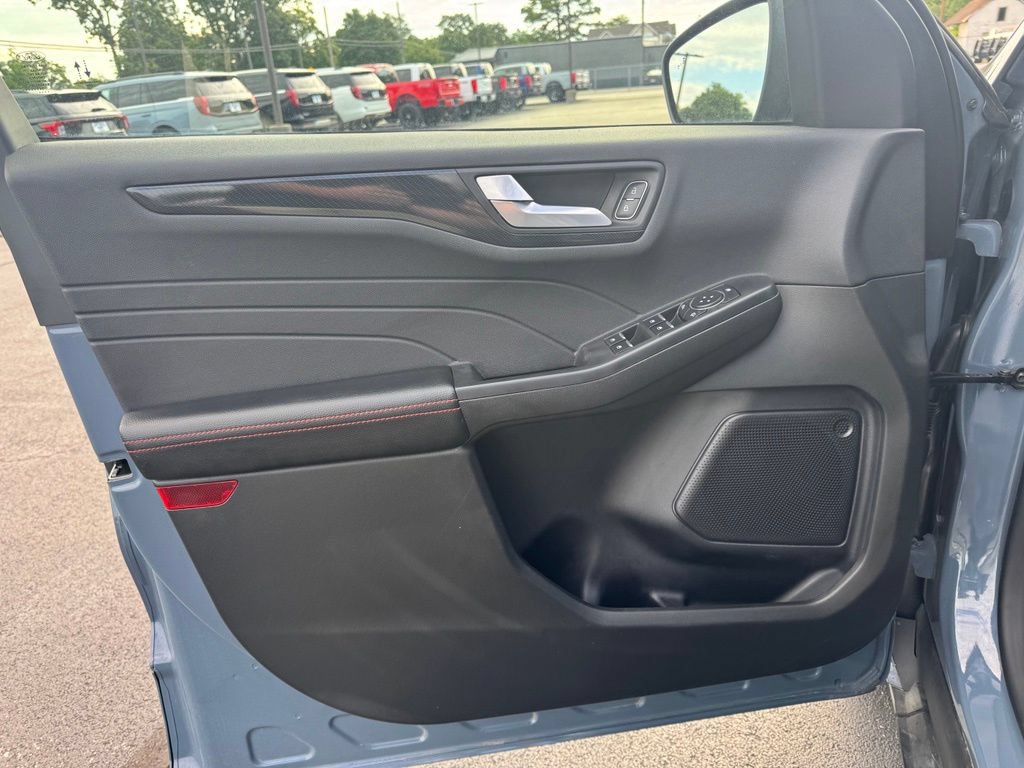 Certified 2024 Ford Escape ST-Line w/ Tech Pack #1 FWD image 2