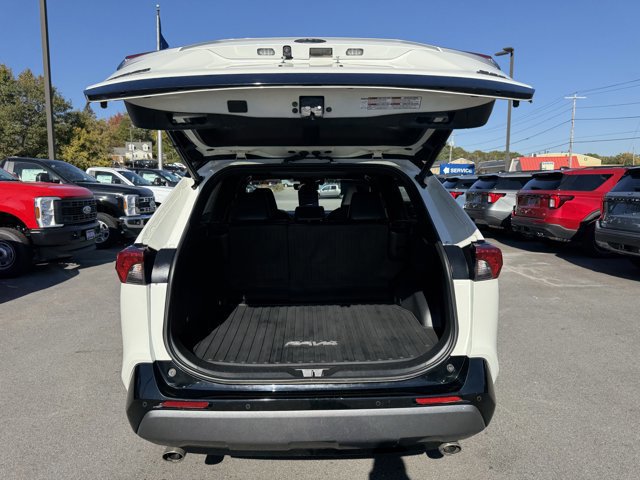 Used 2021 Toyota RAV4 XSE AWD/4WD image 12