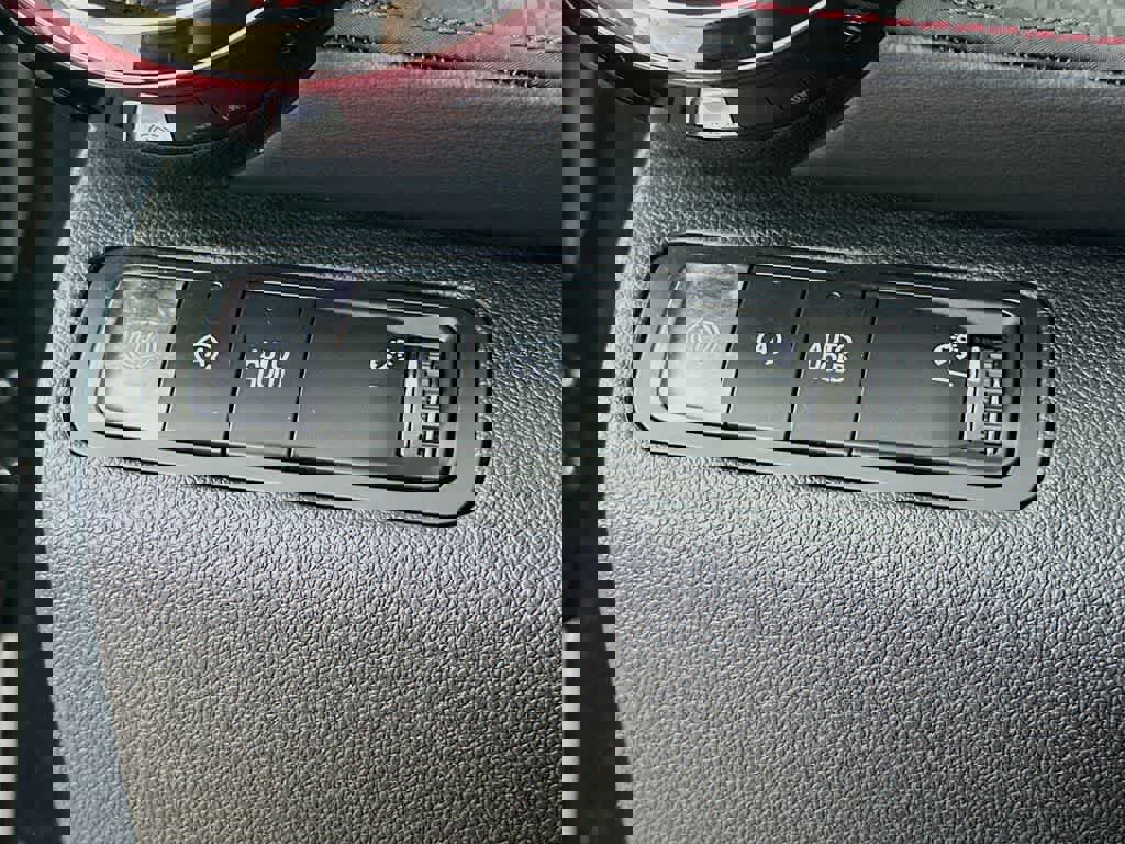 Used 2025 Chevrolet Equinox RS w/ Safety and Technology Package image 27