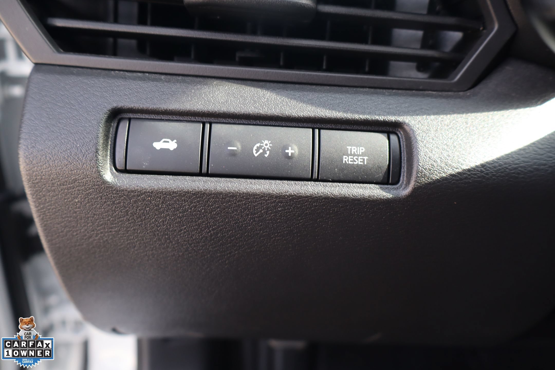 Used 2025 Nissan Altima 2.5 SV FWD image 13