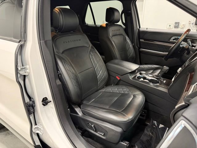 Certified 2017 Ford Explorer Platinum image 44