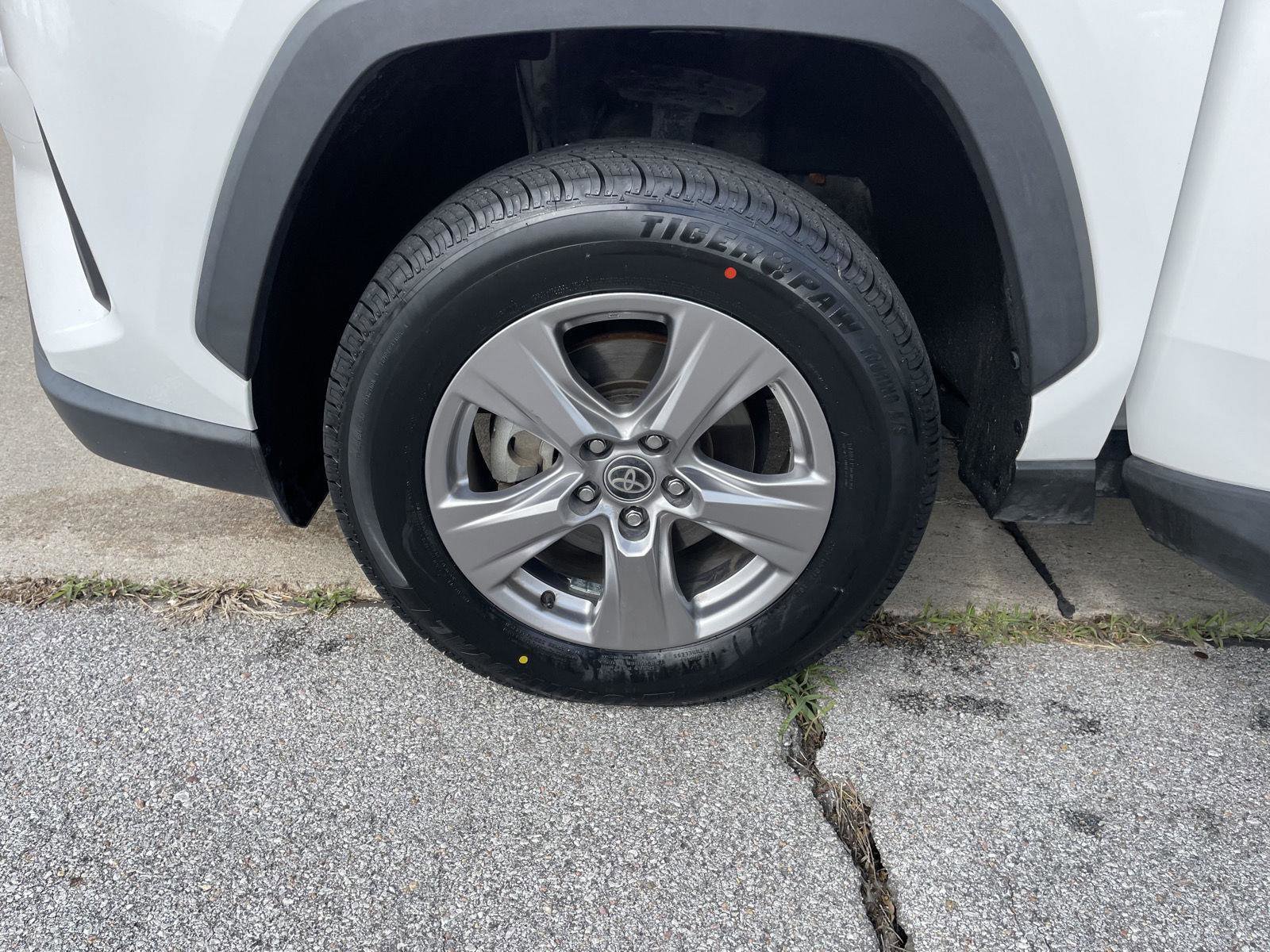 Used 2023 Toyota RAV4 XLE AWD/4WD image 10