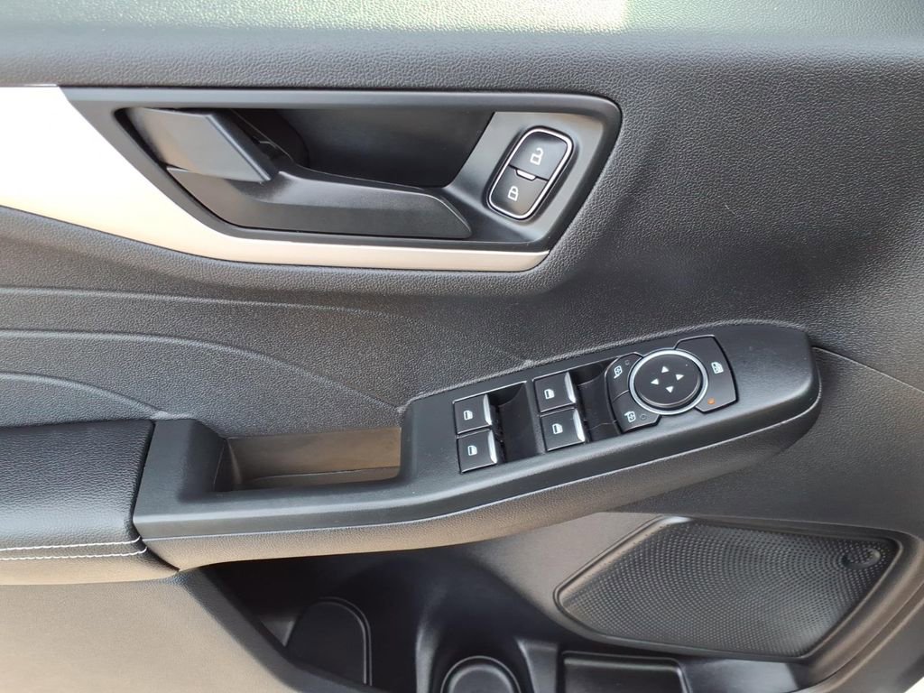 Certified 2022 Ford Escape SE w/ SE Sport Appearance Package FWD image 15