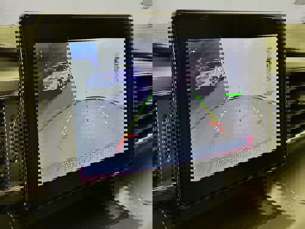 Certified 2022 Ford Explorer XLT w/ Equipment Group 202A image 28