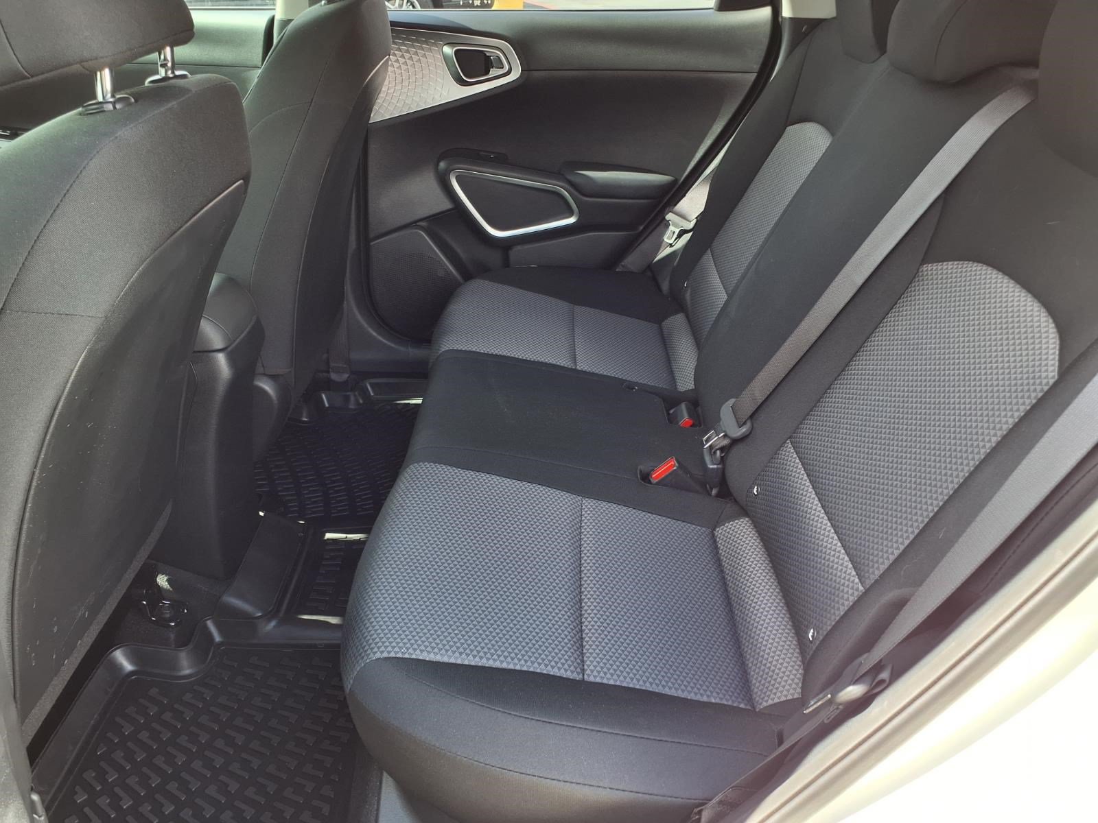 Used 2023 Kia Soul LX w/ LX Technology Package FWD image 13