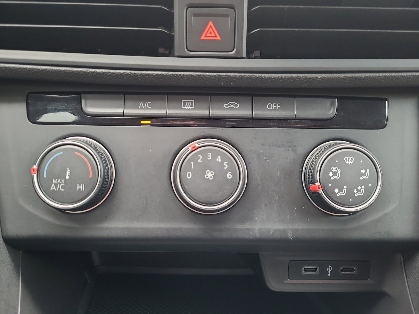 Used 2020 Volkswagen Jetta S w/ Driver Assistance Package image 29