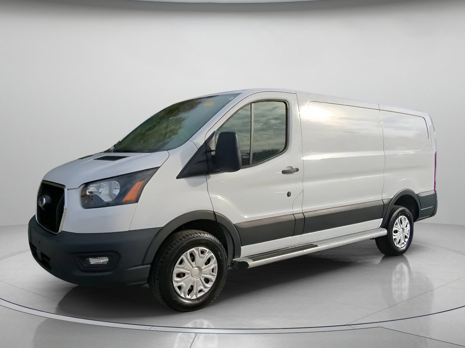 Certified 2024 Ford Transit 250 w/ Exterior Upgrade Package image 5