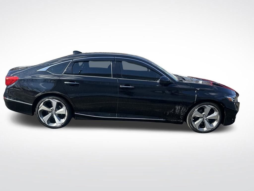 Used 2018 Honda Accord Touring image 9
