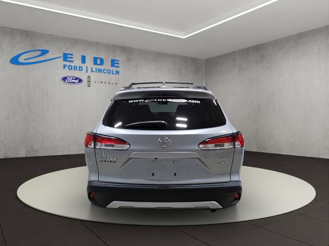 Used 2022 Toyota Corolla Cross LE AWD/4WD image 9