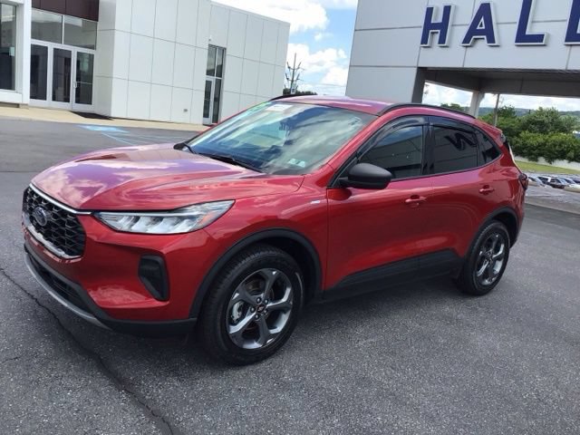 Certified 2025 Ford Escape ST-Line w/ Cold Weather Package AWD/4WD image 2
