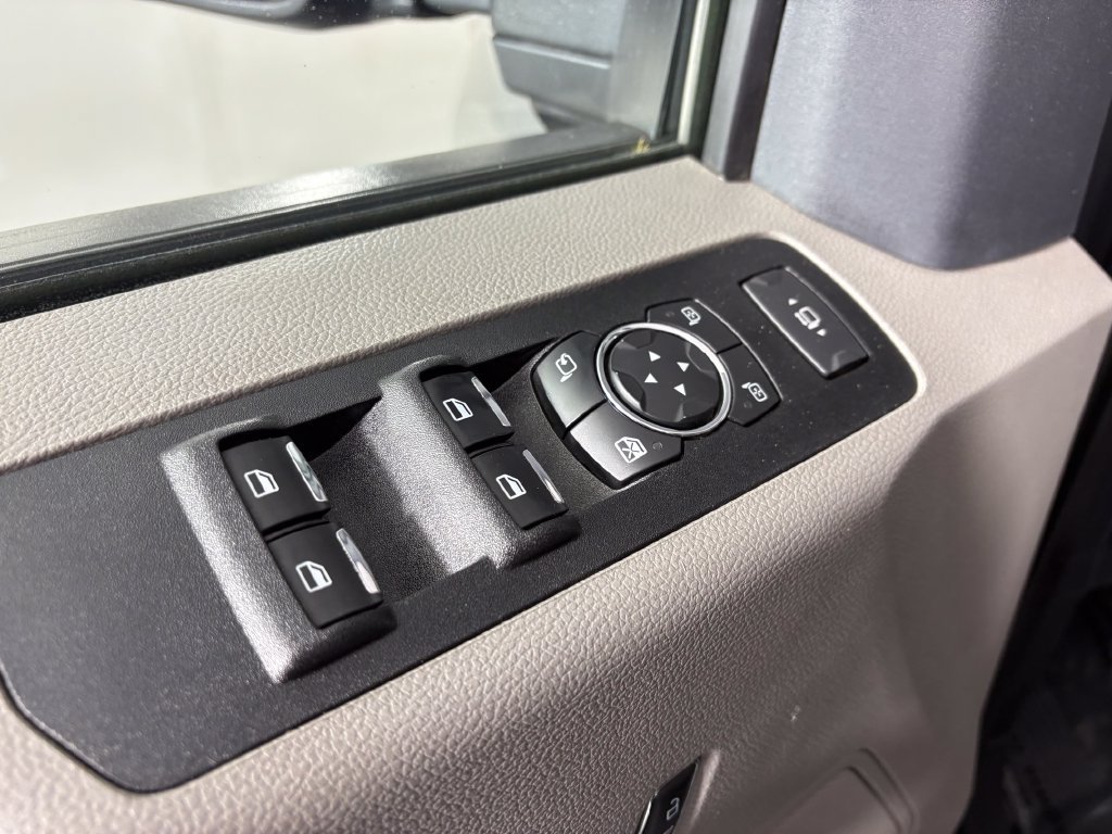 Certified 2022 Ford F250 XLT w/ XLT Premium Package AWD/4WD image 13