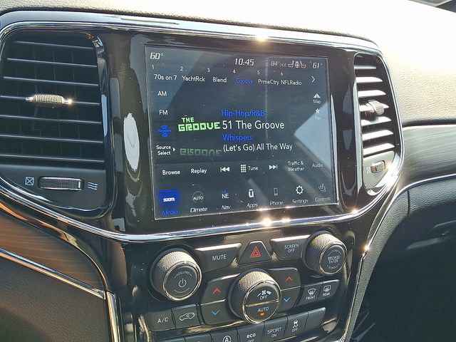 Used 2022 Jeep Grand Cherokee Limited AWD/4WD image 16