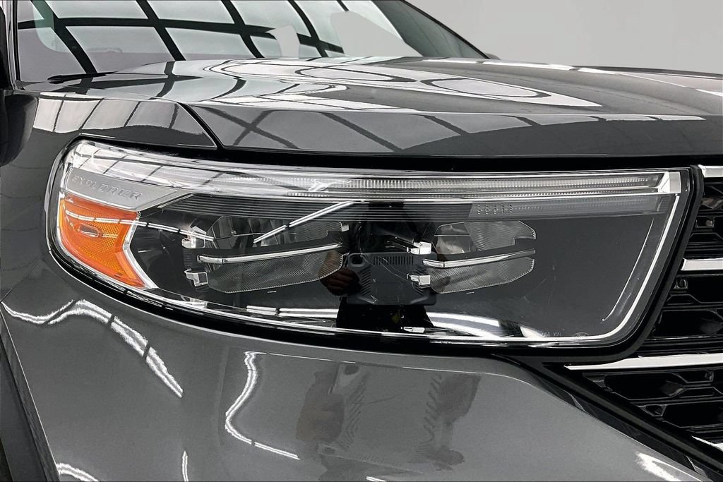Certified 2023 Ford Explorer XLT w/ Equipment Group 202A AWD/4WD image 30