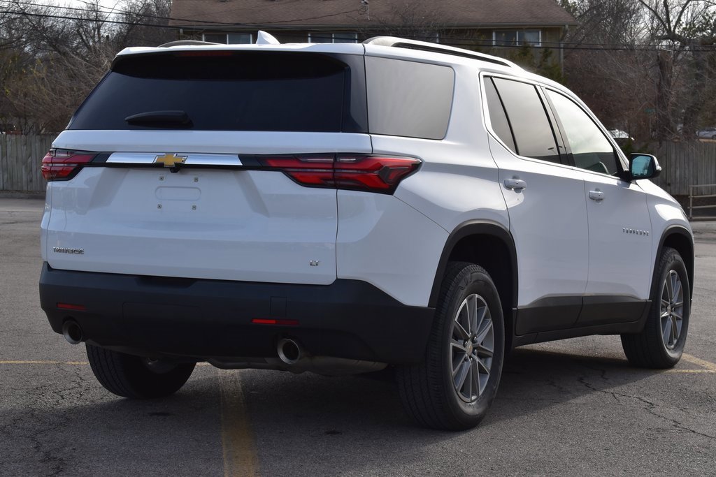 Used 2023 Chevrolet Traverse LT image 3