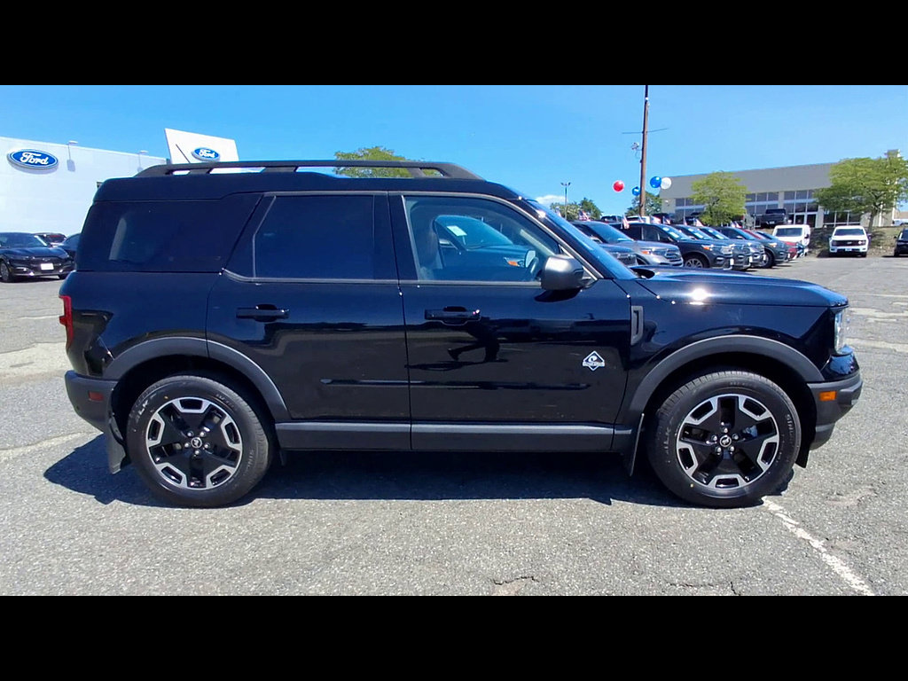 Certified 2023 Ford Bronco Sport Outer Banks w/ Tech Package AWD/4WD image 9