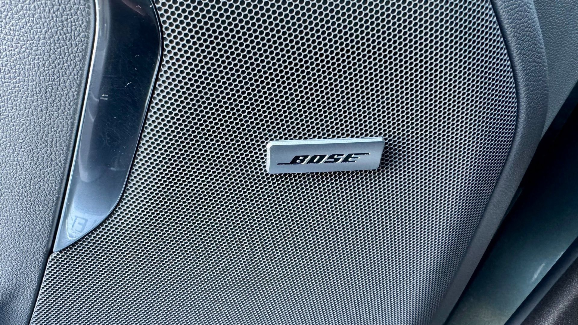 Used 2024 Chevrolet Suburban LT image 31