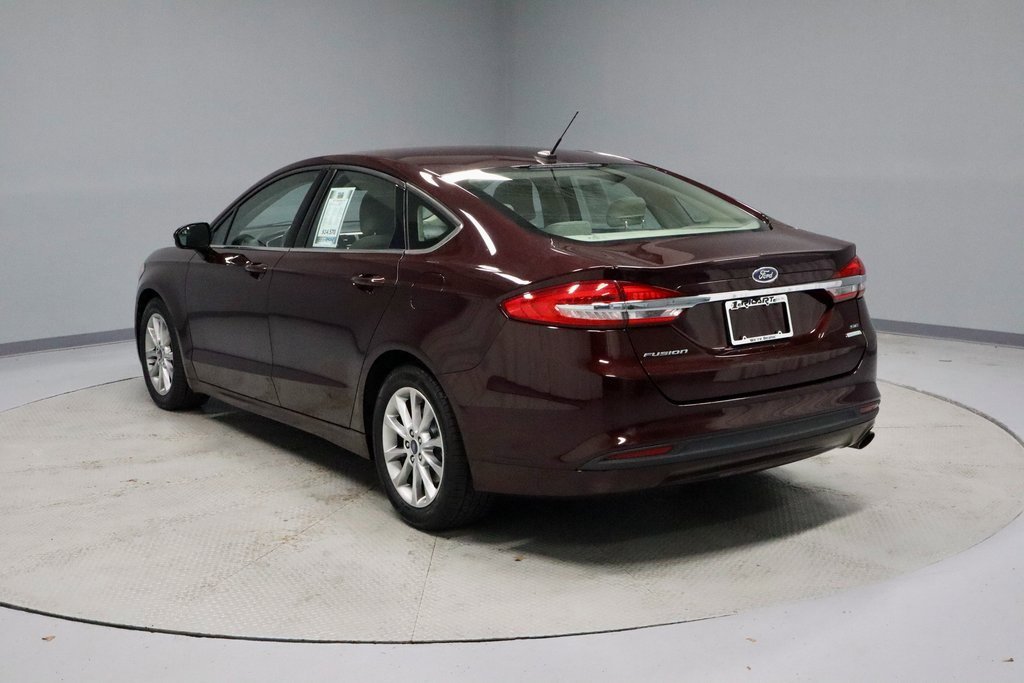 Certified 2017 Ford Fusion SE w/ Fusion SE Technology Package image 8