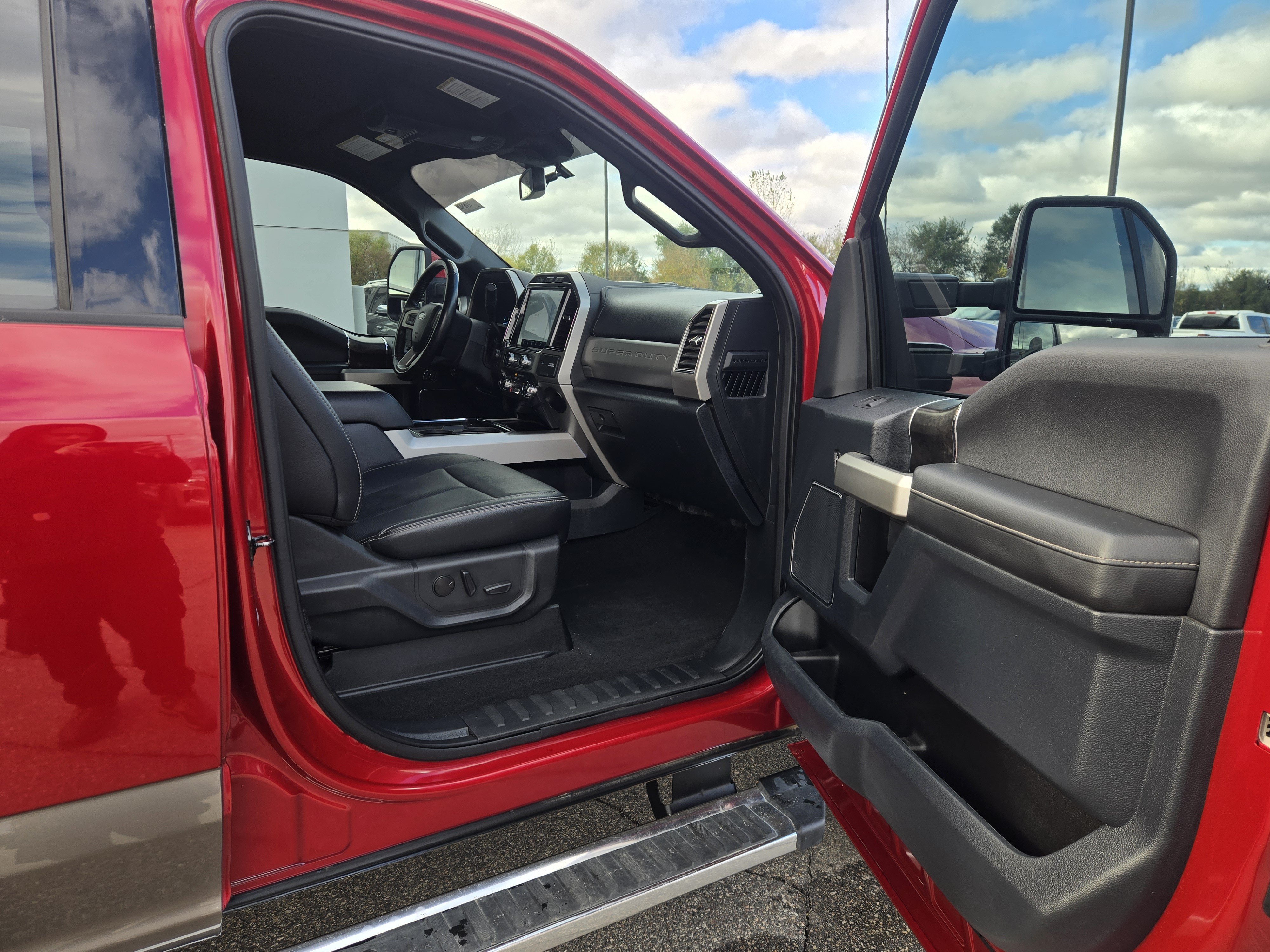 Certified 2022 Ford F350 Lariat w/ Lariat Ultimate Package AWD/4WD image 16