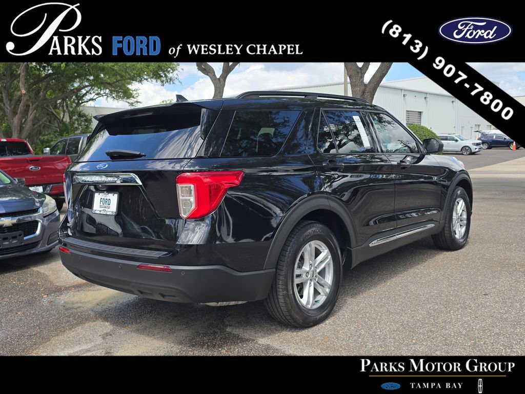 Certified 2024 Ford Explorer XLT image 3
