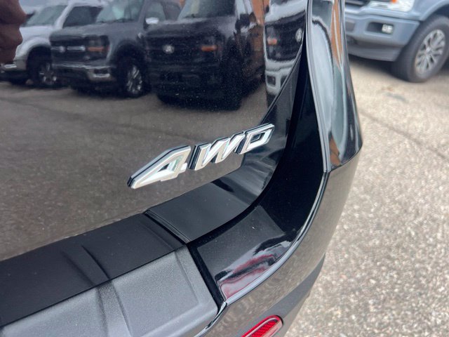 Certified 2025 Ford Explorer Active w/ Active Comfort Package AWD/4WD image 24