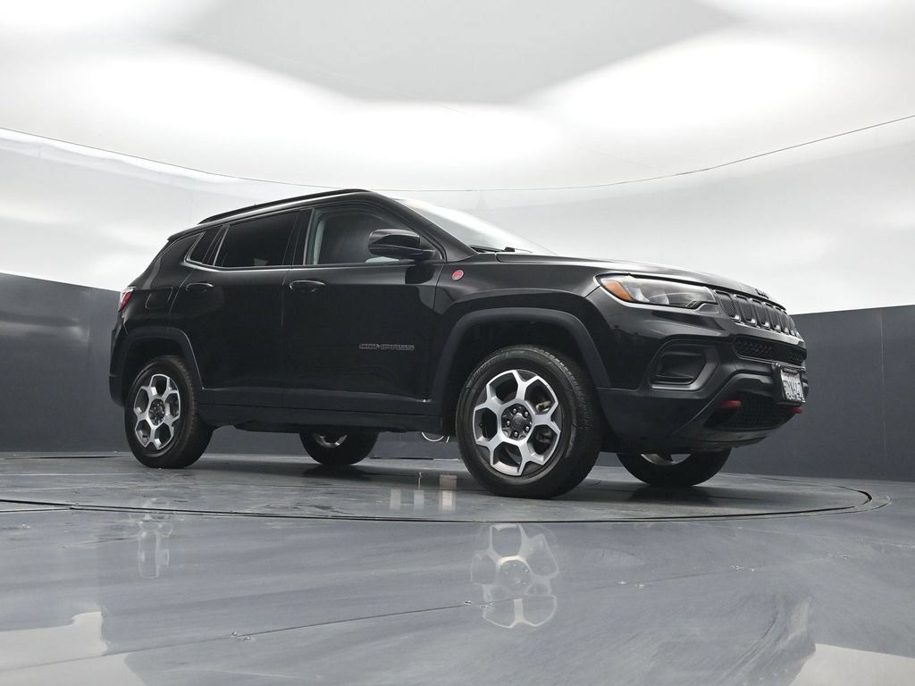 Used 2022 Jeep Compass Trailhawk AWD/4WD image 3