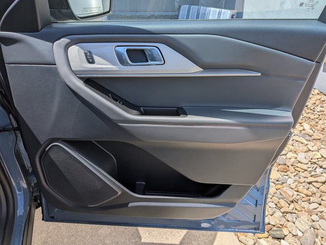 Certified 2025 Ford Explorer Active RWD image 36