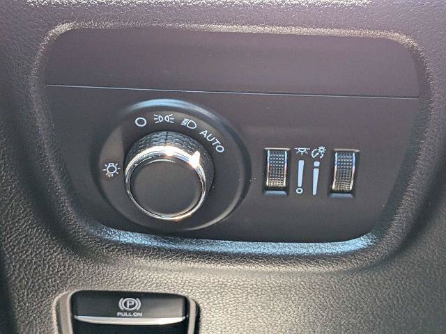 Used 2025 Jeep Grand Cherokee L Laredo AWD/4WD image 21