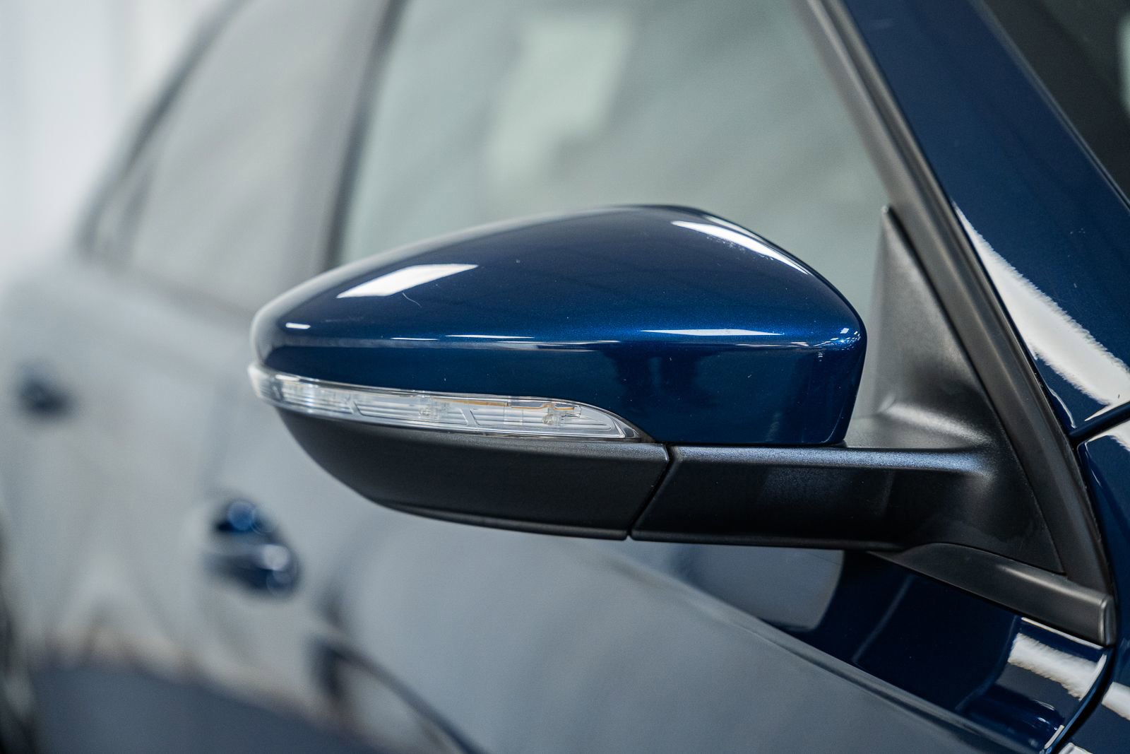 Used 2021 Volkswagen Passat 2.0T R-Line image 15