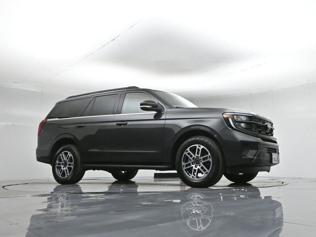 Certified 2025 Ford Expedition Active image 2