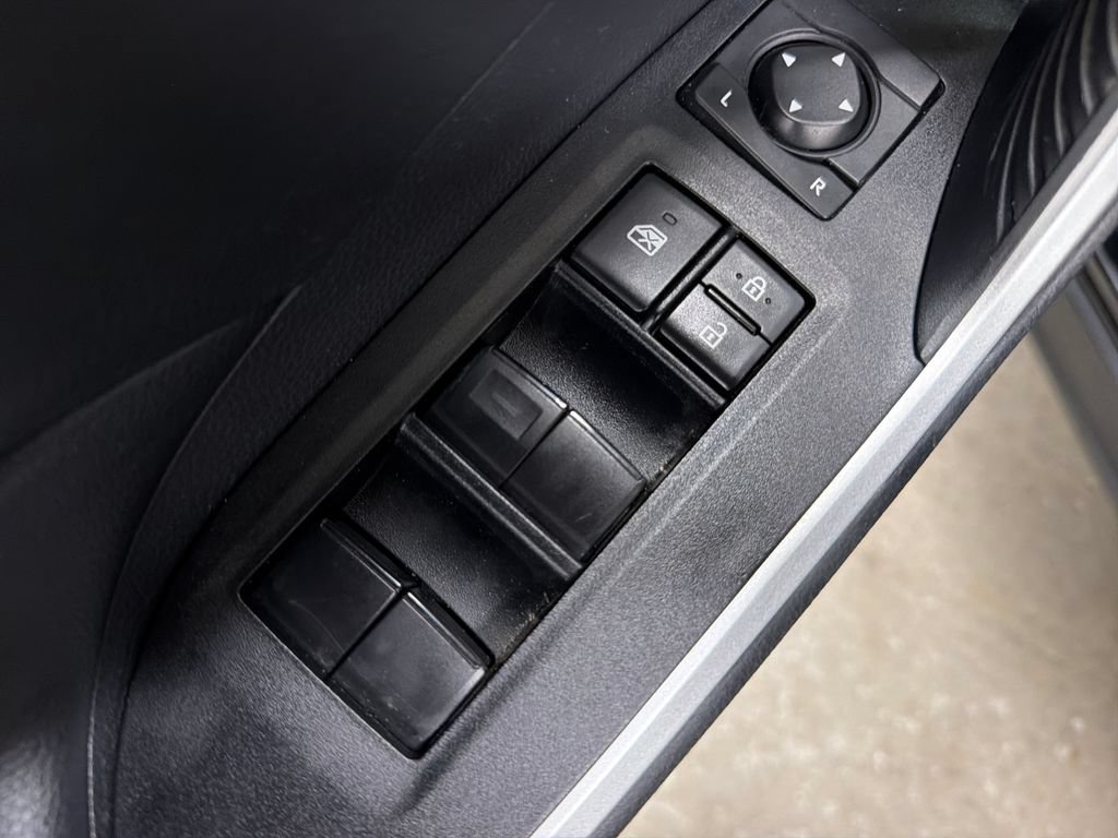 Used 2020 Toyota RAV4 XLE FWD image 17