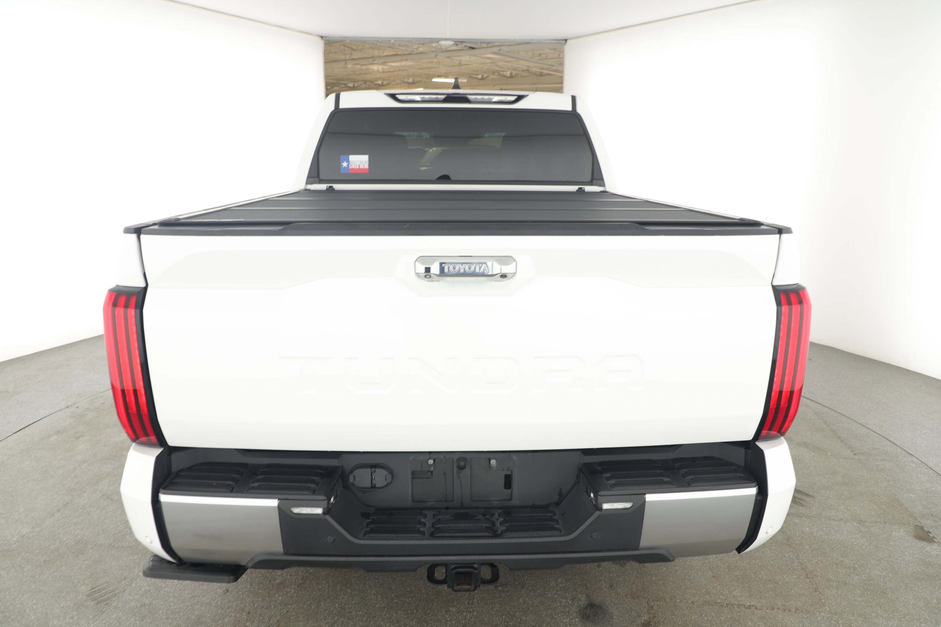 Used 2024 Toyota Tundra Limited image 2