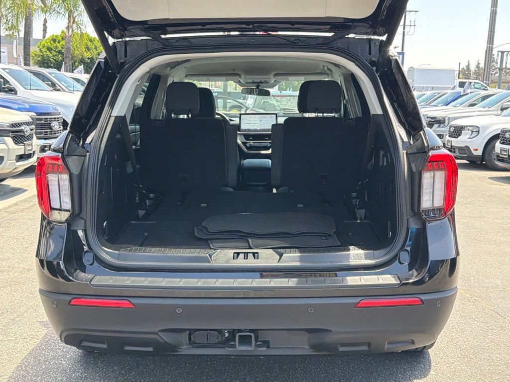 Certified 2025 Ford Explorer Active RWD image 18