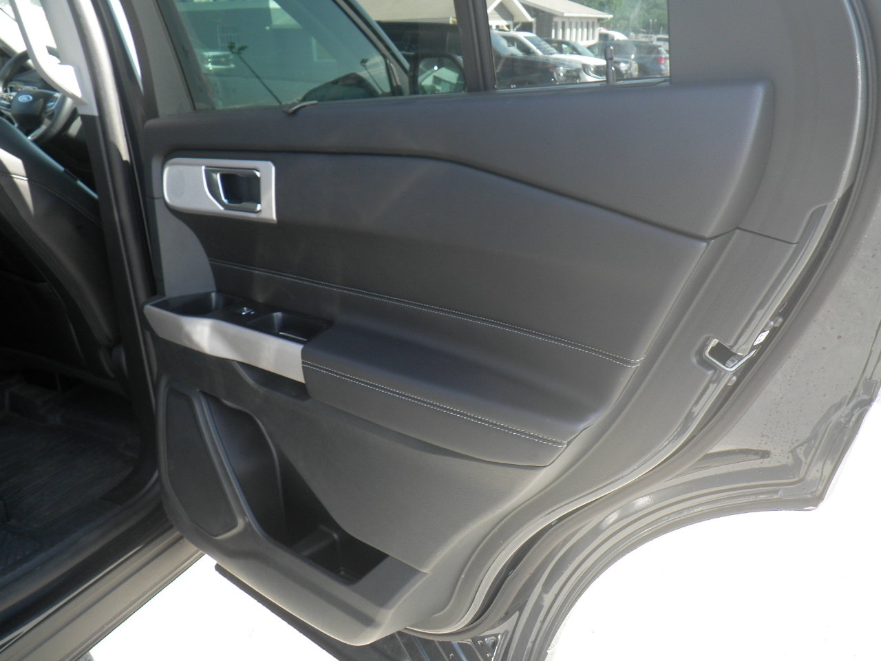 Certified 2024 Ford Explorer Limited w/ Limited Technology Package AWD/4WD image 22