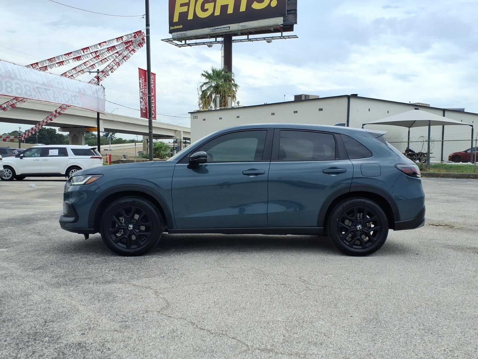 Used 2025 Honda HR-V Sport image 2