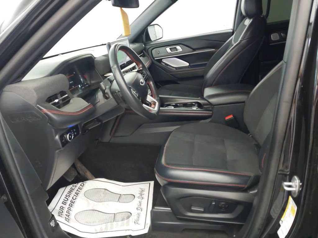 Certified 2025 Ford Explorer ST AWD/4WD image 6