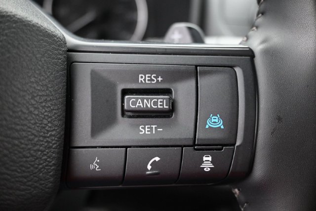 Used 2025 Nissan Rogue SV FWD image 16