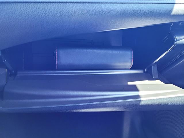 Used 2020 Toyota Camry SE w/ Blackout Package image 19