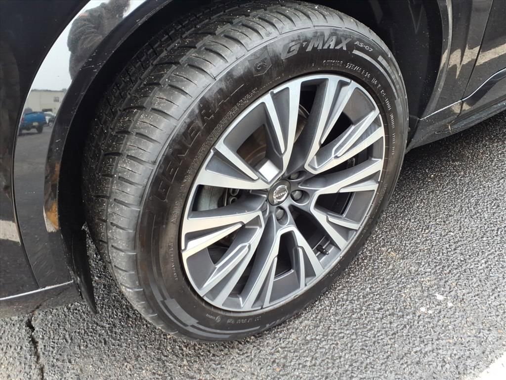 Used 2022 Volvo XC90 T5 Momentum w/ Climate Package image 4