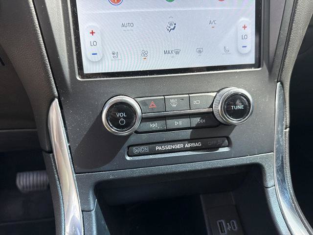 Certified 2024 Ford Edge Titanium AWD/4WD image 9
