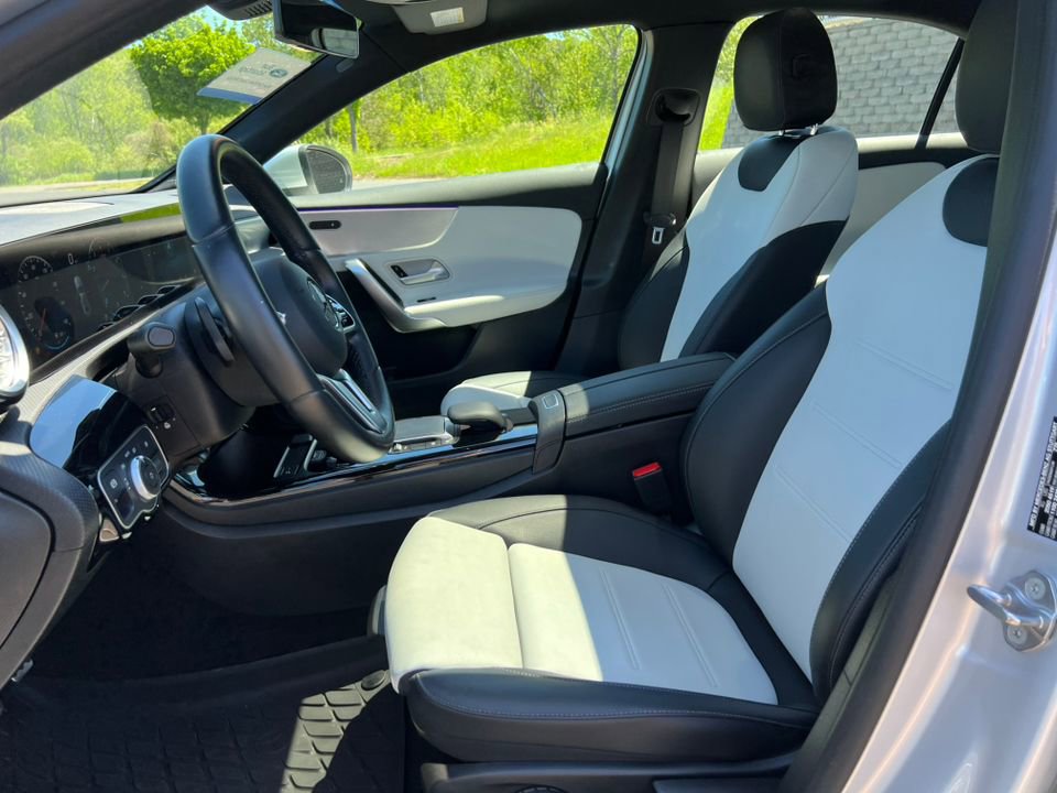 Used 2022 Mercedes-Benz A 220 4MATIC image 3