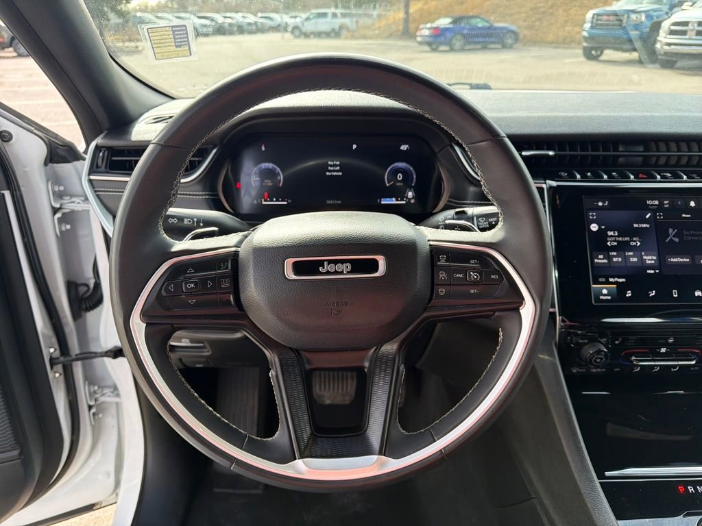 Used 2023 Jeep Grand Cherokee L Laredo image 15