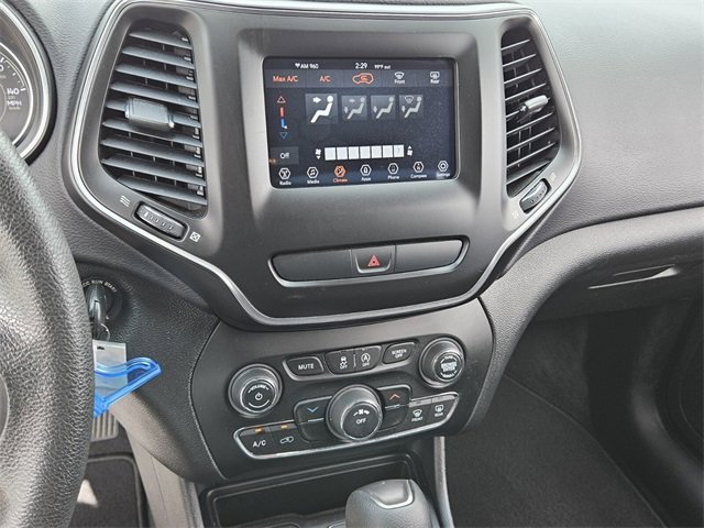 Used 2020 Jeep Cherokee Latitude image 18