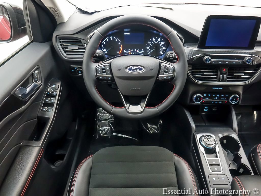Certified 2022 Ford Escape SEL w/ SEL Stealth AWD Package image 15