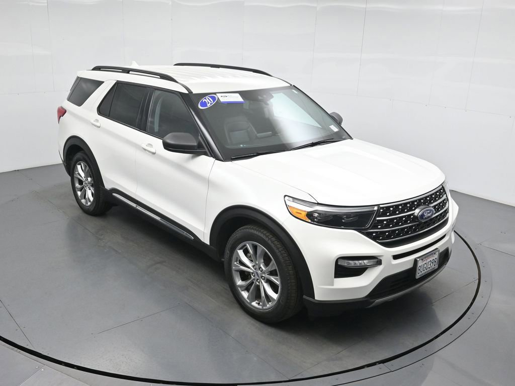 Certified 2020 Ford Explorer XLT w/ Equipment Group 202A image 3