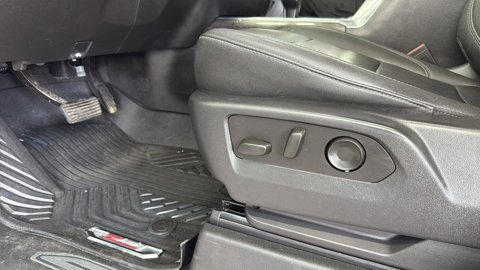 Used 2023 Chevrolet Silverado 1500 LTZ image 11