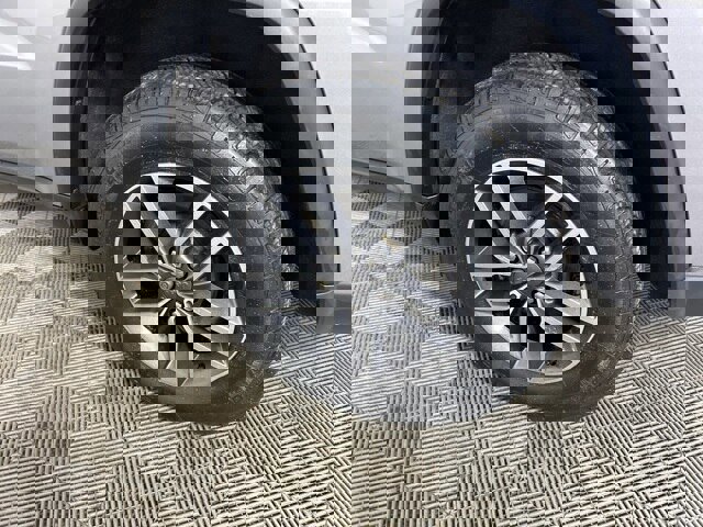 Used 2017 Jeep Grand Cherokee Limited w/ Luxury Group II image 7